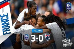 انگیزه بالای خروس ها  برای جام جهانی زنان (عکس)