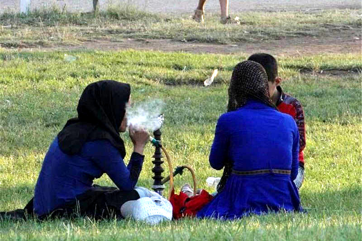  روان‌گردان ها در قلیان ؛ دختران و زنان ایرانی در حال نابودی خود هستند
