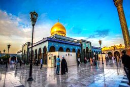 برپایی نماز جماعت در بارگاه حضرت زینب(س)