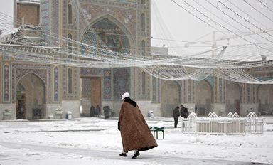 حرم امام رضا (ع) زیر برف