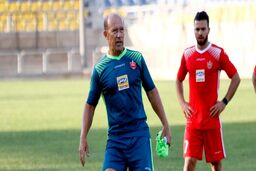 گفت‌وگوی عرب و کالدرون در محل تمرین پرسپولیس