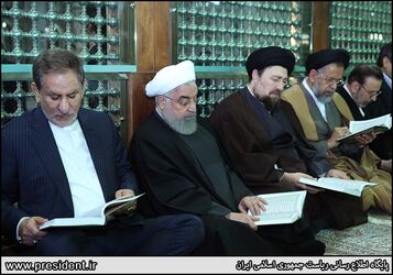 هیات دولت در مرقد امام