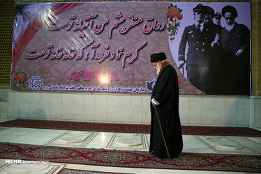 حضور رهبر انقلاب در مرقد مطهر امام خمینی(ره) و گلزار شهدا