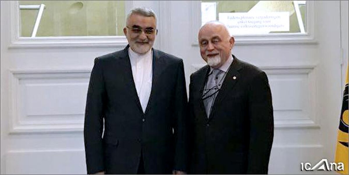 ایران در مسئله موشکی با هیچ کشوری مذاکره نمی‌کند/مخالفت جدی جمهوری اسلامی درباره استفاده از سلاح های کشتار جمعی