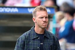 تلاش نا گل زمان برای فرار از اخراج: دروازه بان بخرید