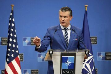وزیر دفاع آمریکا:مذاکره با ایران با ضرب الاجل ترامپ پیش می رود