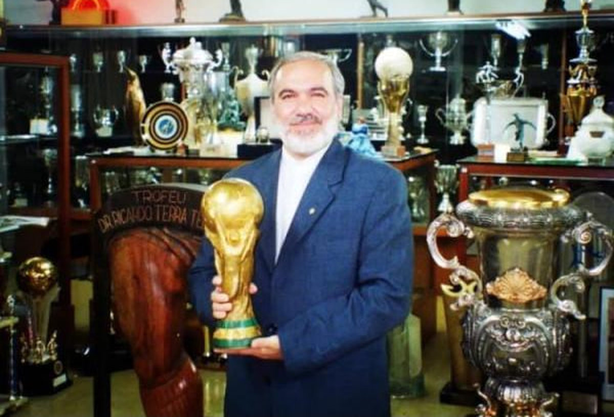 فتح الله زاده به روزهای زندگی پناه برد