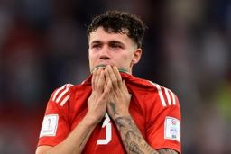 فوت پدربزرگ، دلیل گریه‌های ستاره ولز در جام جهانی