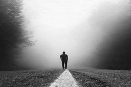 عکس پروفایل پسرانه؛ تنهایی در مه