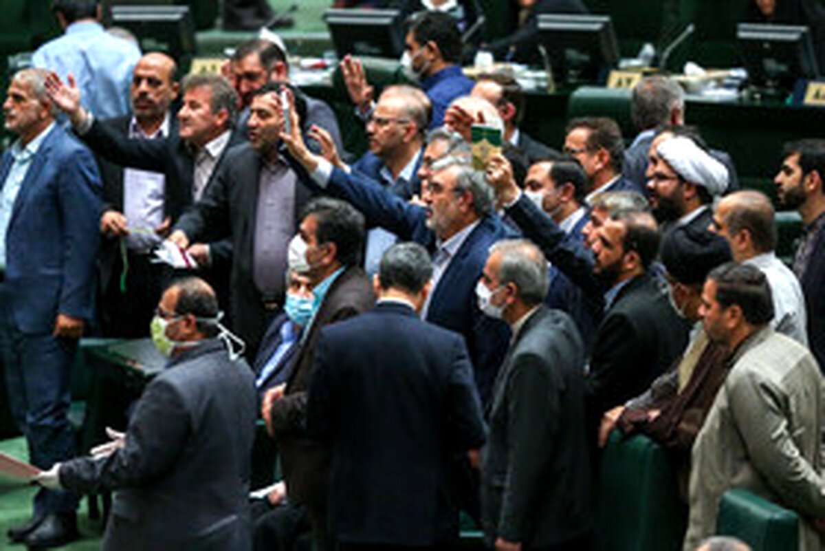 پخش کلیپ سردار سلیمانی در مجلس جنجال به پا کرد