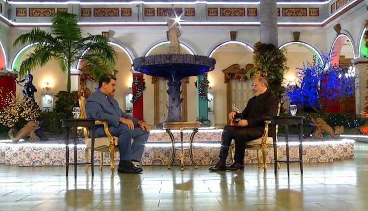 شیفته آیت الله خامنه ای هستم