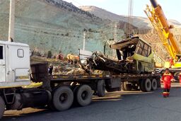 تصاویر  از اتوبوس واژگون شده در دانشگاه آزاد