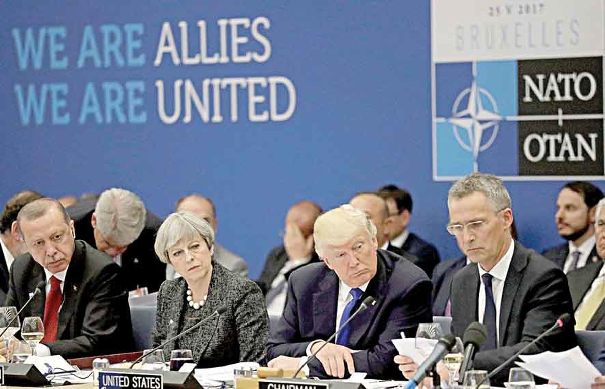 تشدید تنش‌ها در درون آتلانتیک/ شدت‌گرفتن نگرانی اعضای ناتو از هم‌پیمانی آمریکا و روسیه