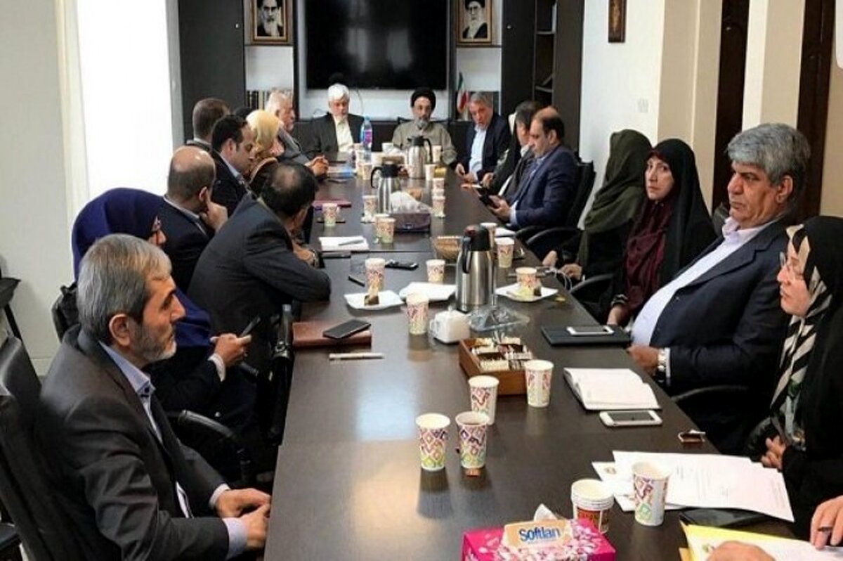 جوان اصلاح طلب: قبلا در نامه صدنفره به خاتمی گفته بودیم که شورای انتصابی دیگر قابل همراهی نیست/ ​واکنش ها به تازه ترین جلسه شورای عالی سیاست گذاری اصلاح طلبان / از بی توجهی بزرگان به انتقادات تا سهم خواهی جوانان/ اصلاح طلبان با ریزش رای و اختلافات درونی م
