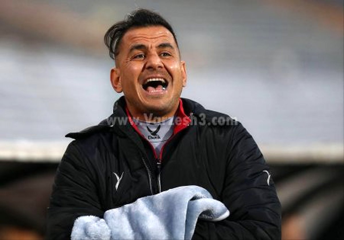 حامد لک پشت سرمربی تیمش درآمد(عکس)