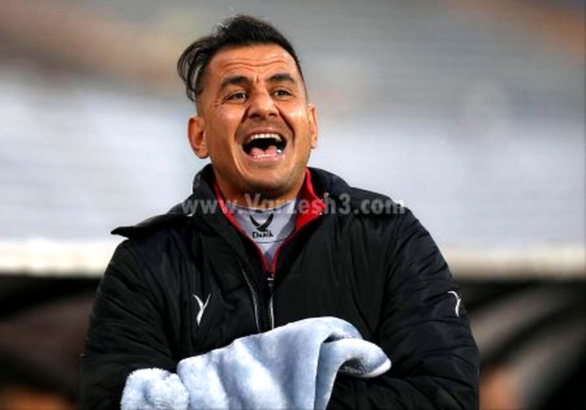 حامد لک پشت سرمربی تیمش درآمد(عکس)