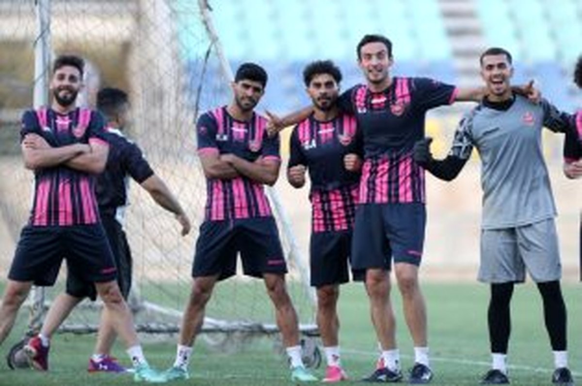 فستیوال فریاد و مشتهای گره کرده در تمرین پرسپولیس