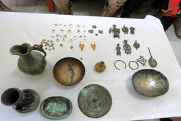 کشف و ضبط 70 قلم اشیاء تاریخی و بدلی در سنندج !