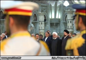هیات دولت در مرقد امام