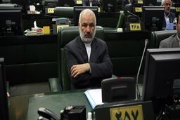 کامران: آقای اردکانیان! بهتر است بدانید دوران ارباب و رعیتی تمام شده است