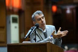 تبرئه پوری‌حسینی تکذیب شد؛ آزادی او با دستبند الکترونیکی