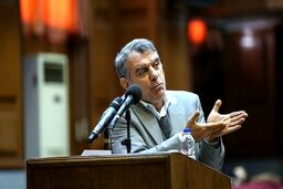 تبرئه پوری‌حسینی تکذیب شد؛ آزادی او با دستبند الکترونیکی