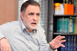 فعال اصولگرا: انقلابی‌نماها درست مقابل افکار بیانگذار جمهوری اسلامی هستند