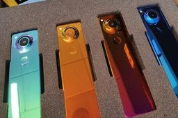 گوشی موبایل عجیب در راه است + تصاویر