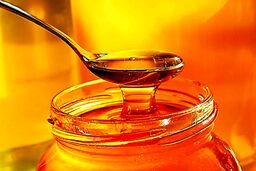 خوردن عسل برای این افراد ممنوع است!