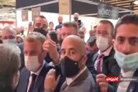 ماکرون هدف پرتاب تخم‌مرغ قرار گرفت