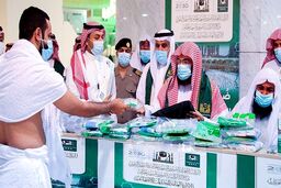 تصاویر نظافت مسجدالحرام با ۴۰۰ نیرو در ۱۵ دقیقه 