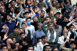 همه سخنرانی‌هایی که به تنش کشیده شد
