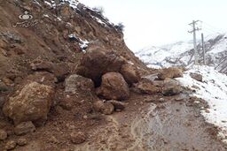 گزارش تصویری/  ریزش وحشتناک کوه و رانش زمین در ورزقان 