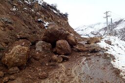 گزارش تصویری/  ریزش وحشتناک کوه و رانش زمین در ورزقان 