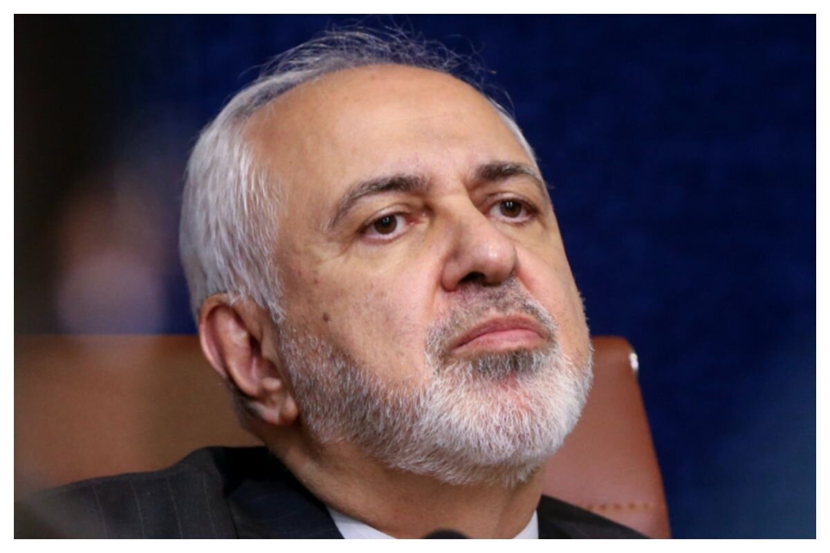 ظریف با لباسی خاص در حرم رضوی + عکس