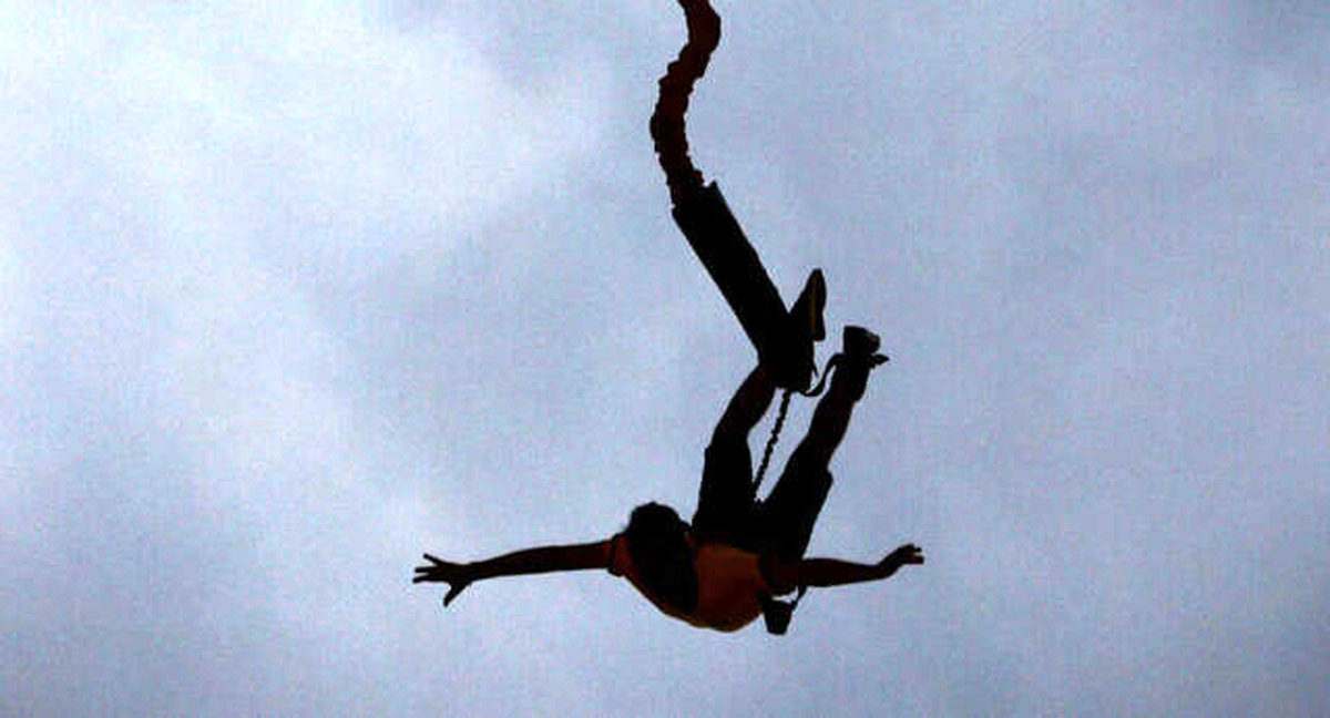 ماجرای سقوط آزاد مرد لهستانی با پاره شدن طناب بانجی