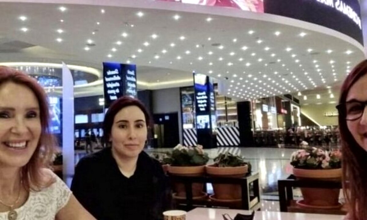 انتشار تصاویری از دختر حاکم دبی در یک مرکز خرید
