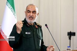 فرمانده کل سپاه : فرمان صادر شود دشمن را پشیمان خواهیم کرد