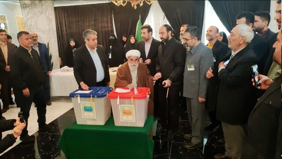 آیتالله جنتی: ملت بزرگ ایران از سالهای دور به کوری چشم دشمنان پای انقلاب ایستادهاند