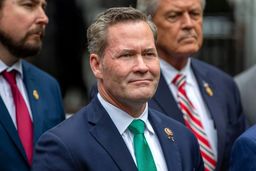 مایک والتز:ایران نباید چتر هسته ای داشته باشد