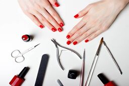 آموزش طراحی ناخن، آموزش کاشت ناخن