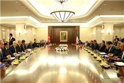 مذاکرات مشترک هیات‌های عالی‌رتبه ایران و ترکیه برگزار شد/ تأکید جهانگیری برای استفاده از همه ظرفیت‌ها به منظور توسعه روابط بین ایران و ترکیه