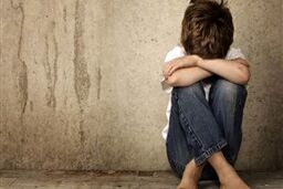 شکنجه کودک ۱۲ ساله توسط مادر معتاد برای تامین هزینه مواد