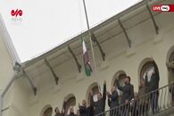 برافراشتن پرچم جدید سوریه در مسکو + فیلم