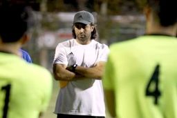 دستیار ایرانی مورایس کاپیتان سابق سپاهان است!