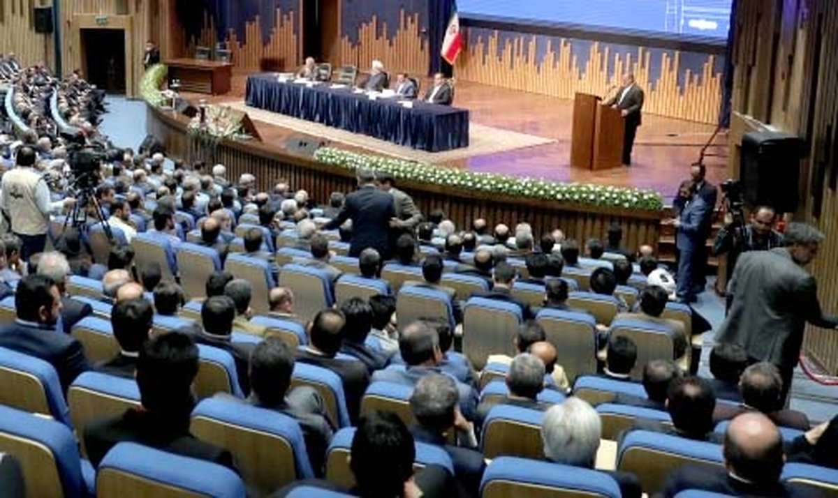 روحانی: باید بگذاریم مردم نفسی بکشند، آنها را اذیت نکنیم /در فضای مجازی به دنبال اشتغال هستیم /گفت سلیقه با «سین» است یا «صاد»؟ /برخی میگویند تعامل سازنده با دنیال خوب نیست /هیچوقت از انتقاد ناراحت نمی شوم /ما هم می دانیم در پیام رسان ها و فضای مجازی اشک