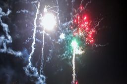 تهران ۲۰ فروردین ساعت ۲۱ نورافشانی می شود