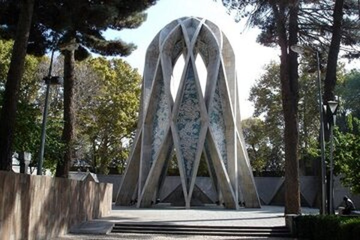 واکنش فوری به درخواست عجیب تخریب آرامگاه خیام