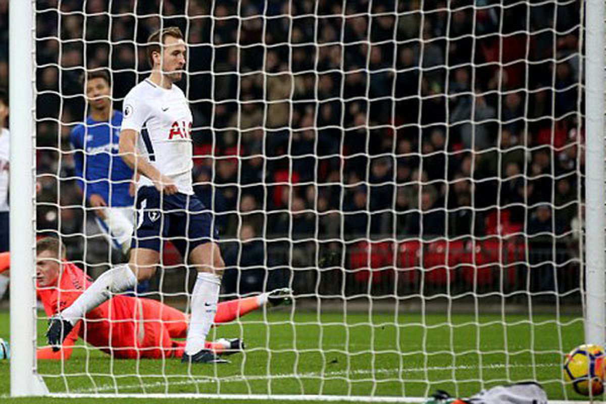 هری کین همچنان توقف ناپذیر/ پیروزی قاطعانه تاتنهام مقابل اورتون