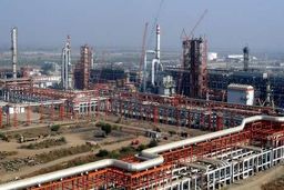 گمانه زنی رسانه های هند در آستانه سفر پمپئو/ دهلی نو واردات نفت از ایران را متوقف نمی کند